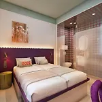 City Hotel